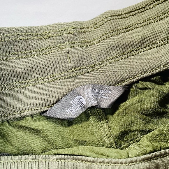 The North Face Shorts - Picture 4 of 6